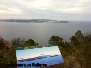 durante la ruta hay carteles informativos, aquí les Illes Malgrats y el Toro 